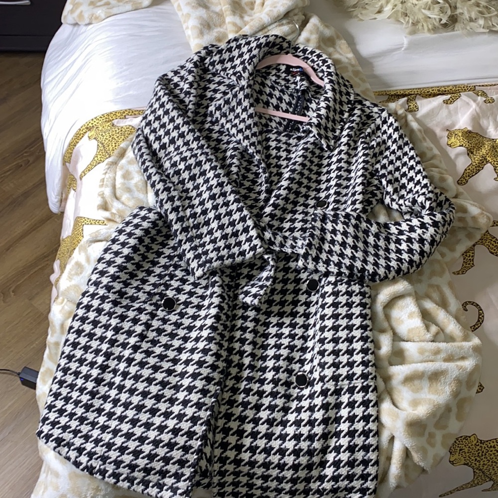 Houndstooth trench coat